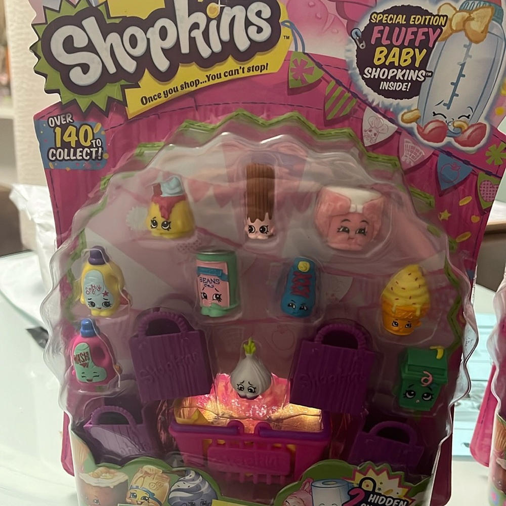 Shopkins collectible 12 pack
